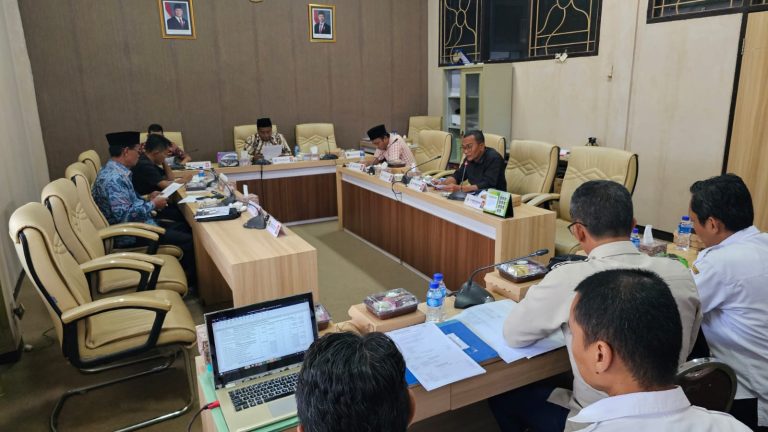 Rakor Pembahasan KUA PPAS APBD 2026 di komisi 3 DPRD PAMEKASAN.